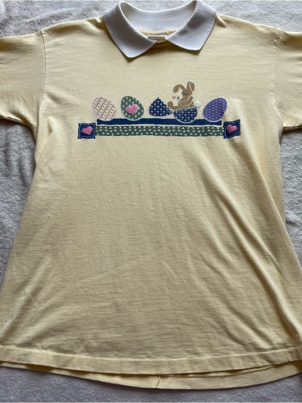 Vintage single stitch collar Easter bunny egg yellow 100% cotton size medium USA